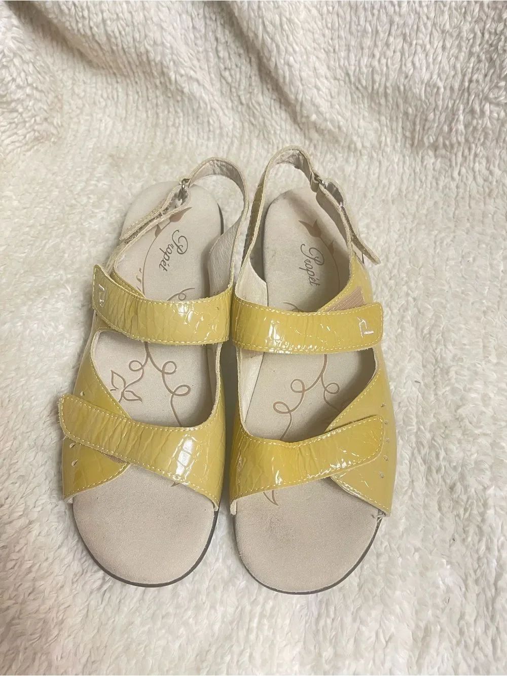 Propèt leather Yellow Patent Slingback Comfort straps Sandals SZ10